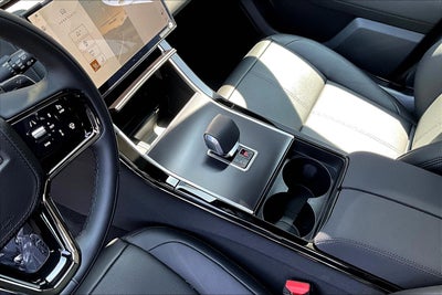 2026 Land Rover Range Rover Velar Dynamic SE