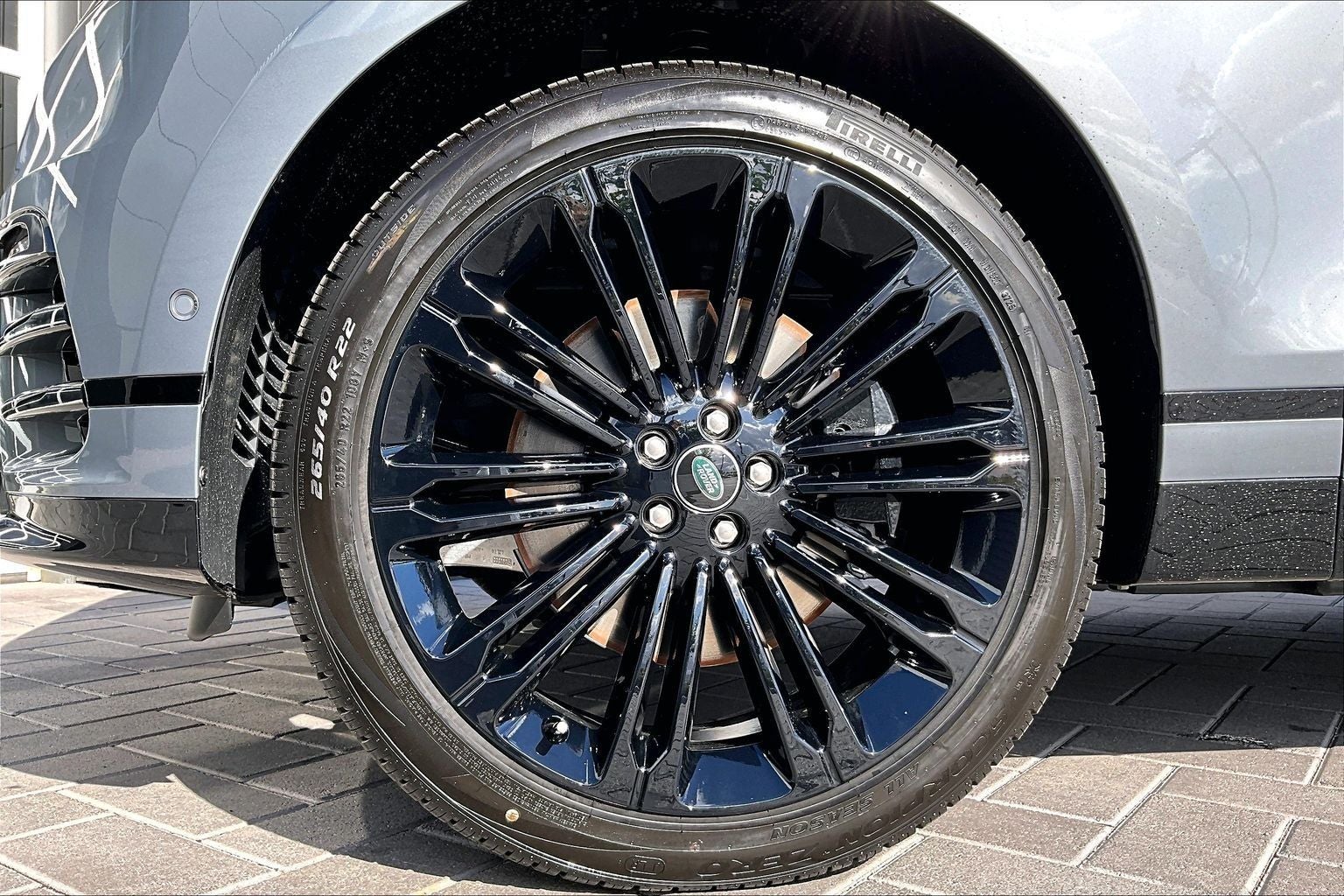 2026 Land Rover Range Rover Velar Dynamic SE