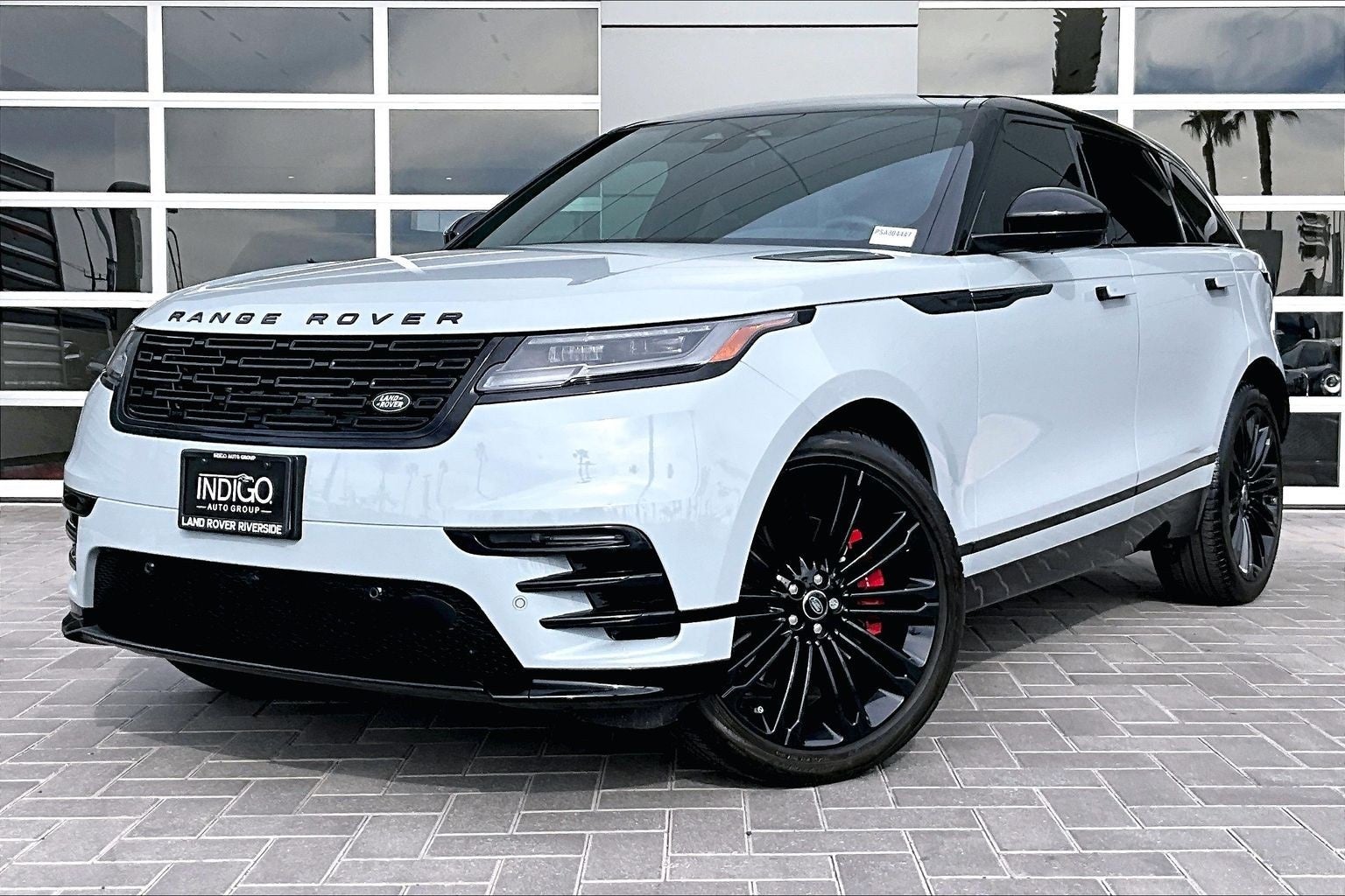 2025 Land Rover Range Rover Velar Dynamic SE