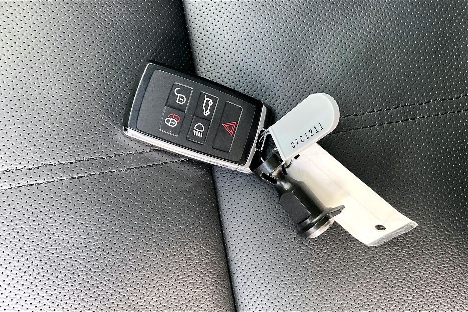 2025 Land Rover Range Rover Velar Dynamic SE