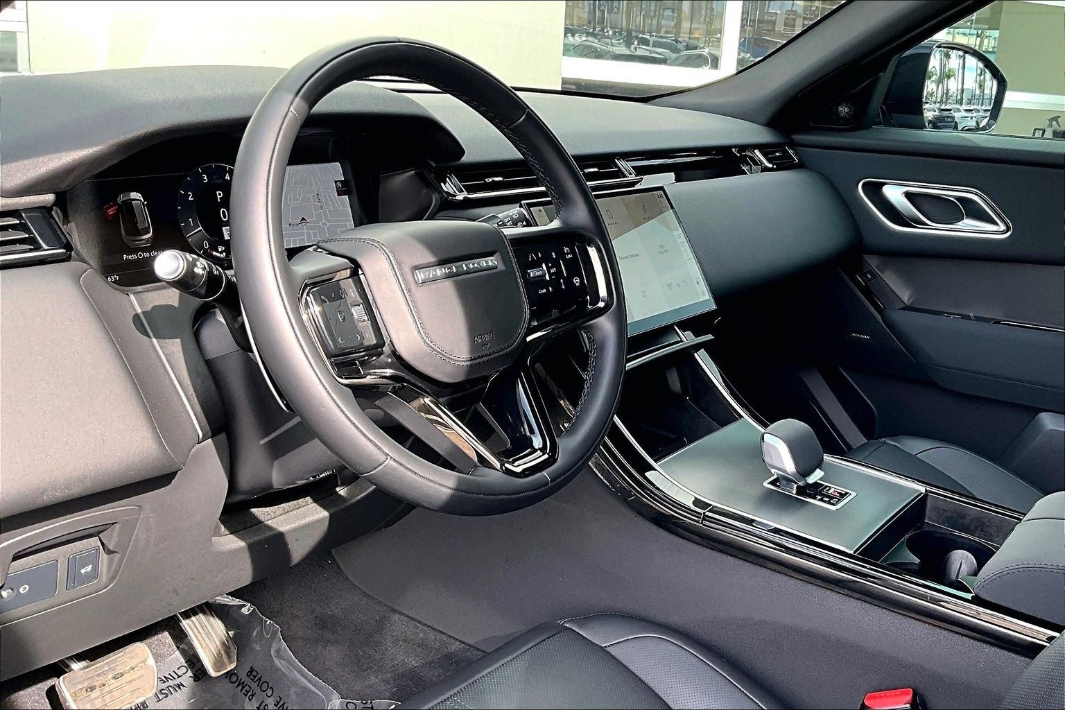 2025 Land Rover Range Rover Velar Dynamic SE