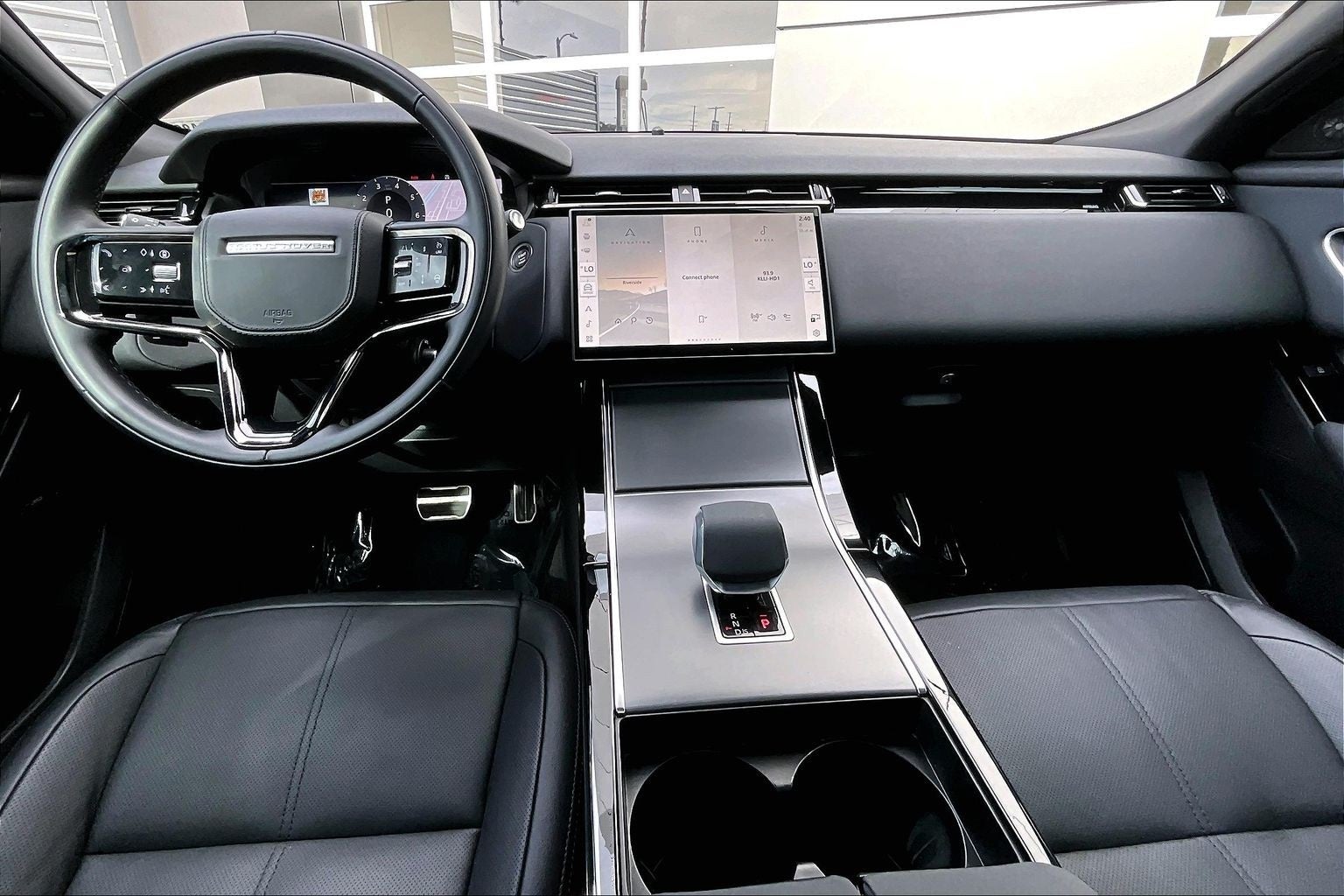 2025 Land Rover Range Rover Velar Dynamic SE