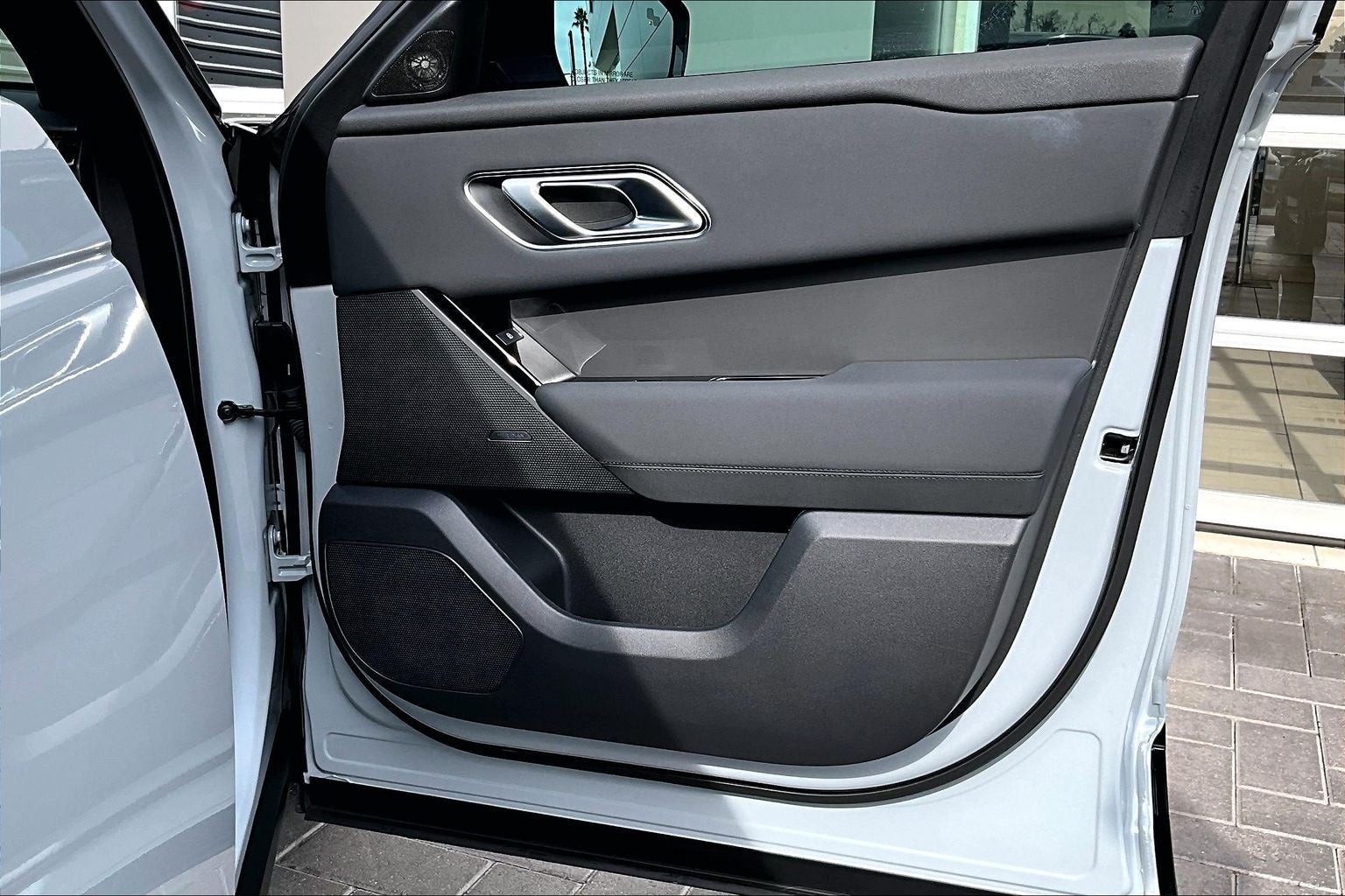 2025 Land Rover Range Rover Velar Dynamic SE