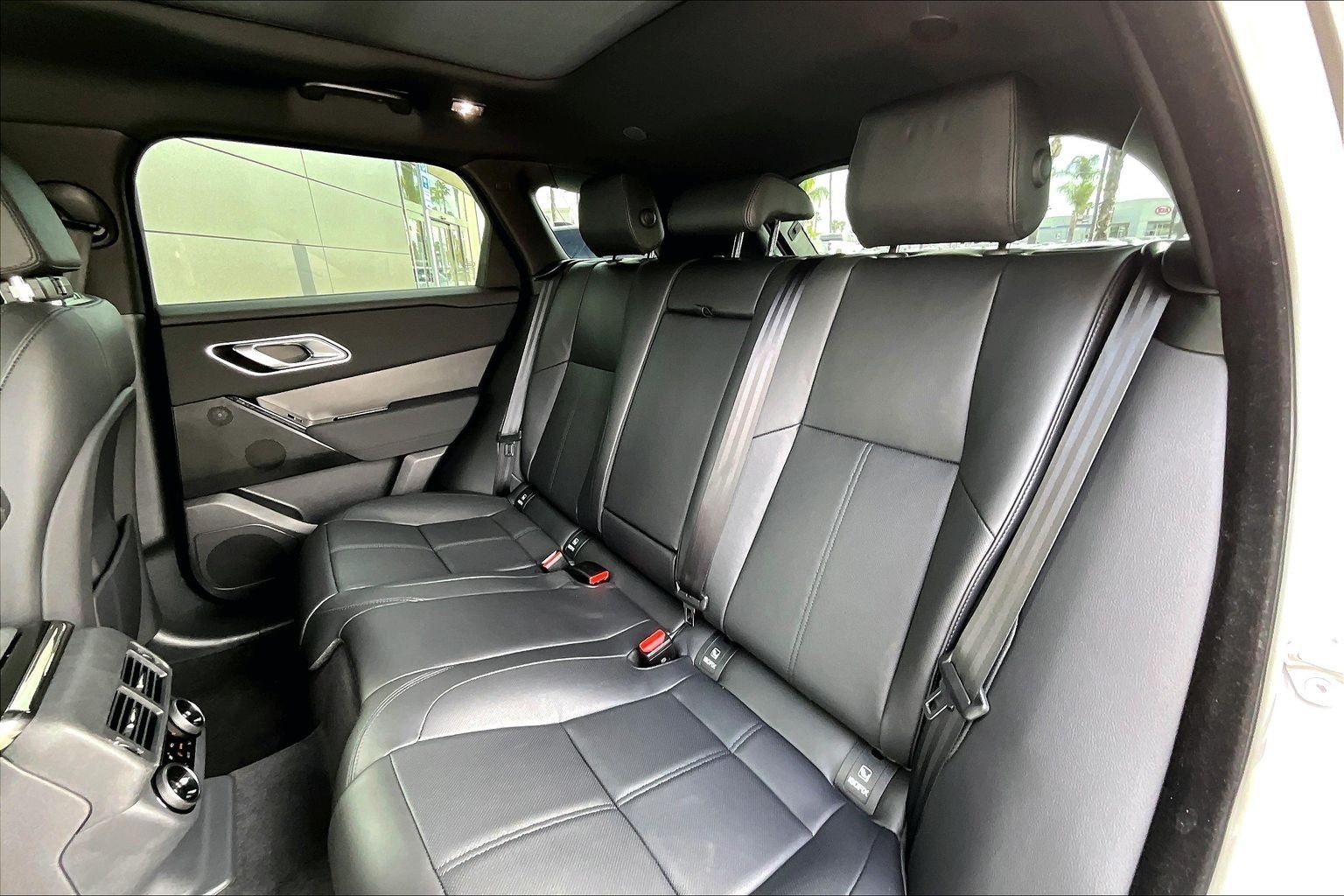 2025 Land Rover Range Rover Velar Dynamic SE