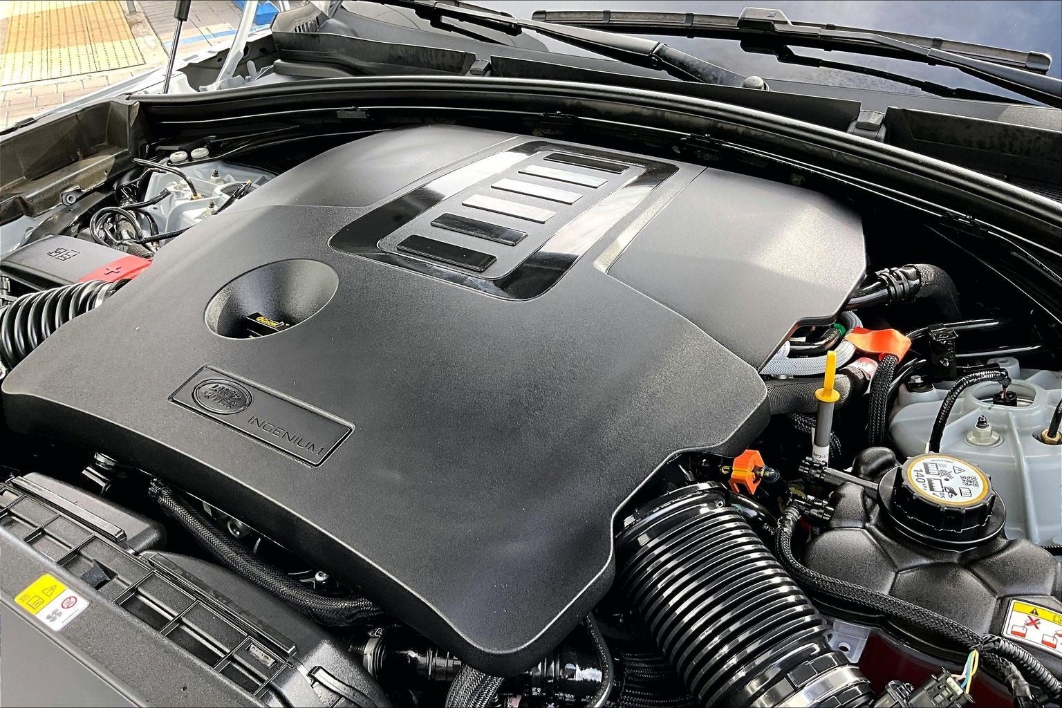 2025 Land Rover Range Rover Velar Dynamic SE