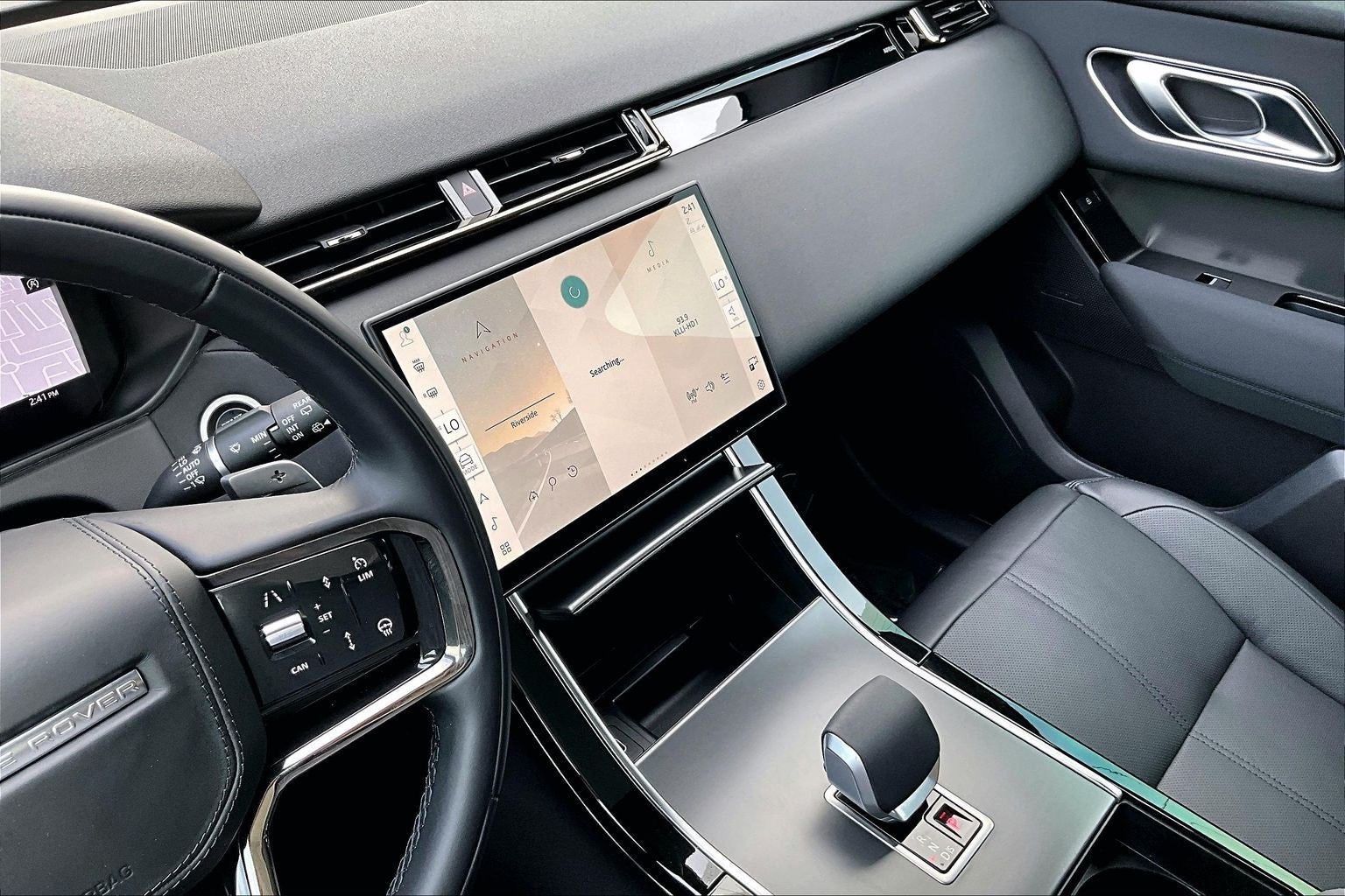 2025 Land Rover Range Rover Velar Dynamic SE