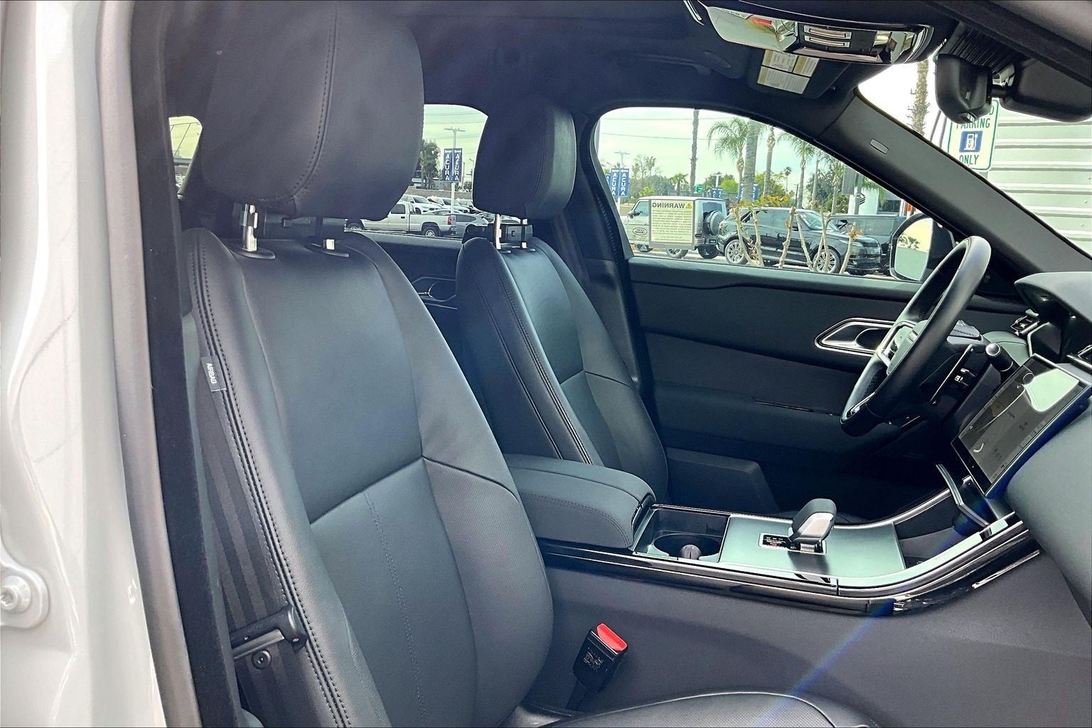 2025 Land Rover Range Rover Velar Dynamic SE