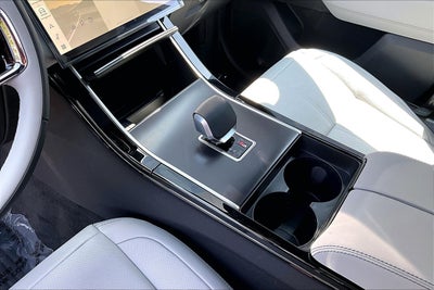 2026 Land Rover Range Rover Velar Belgravia Edition