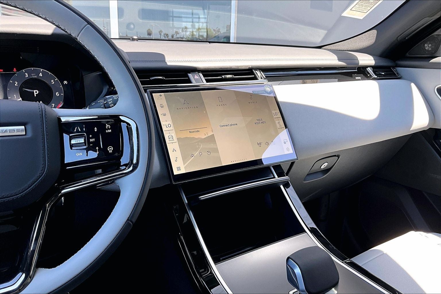 2026 Land Rover Range Rover Velar Belgravia Edition