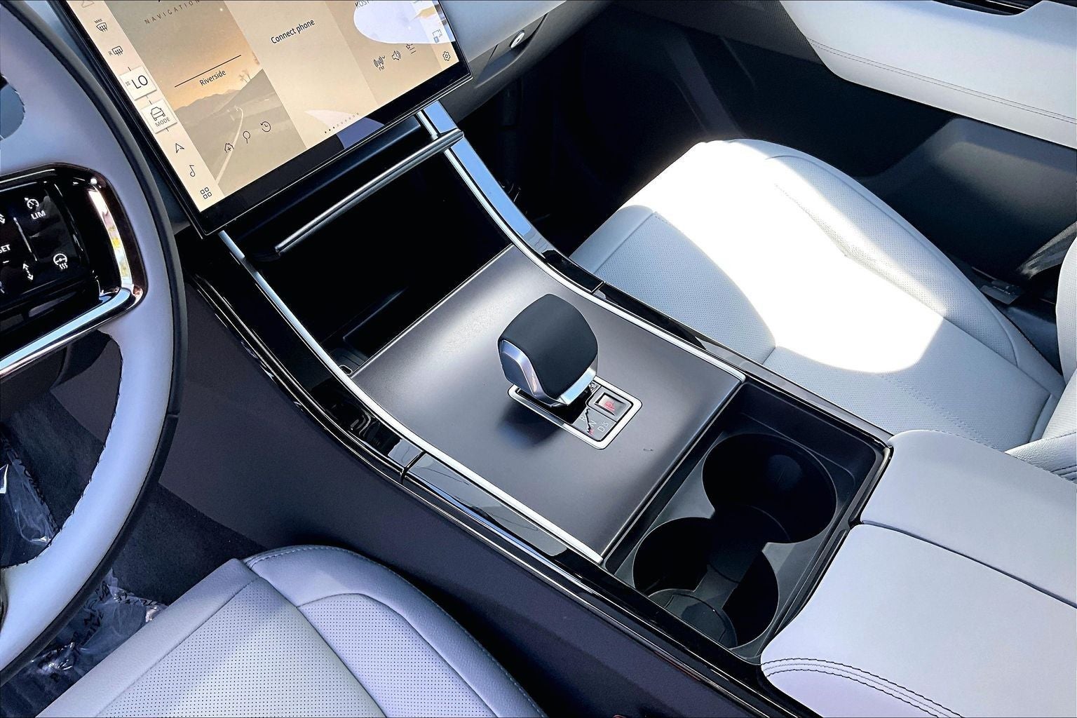 2026 Land Rover Range Rover Velar Belgravia Edition