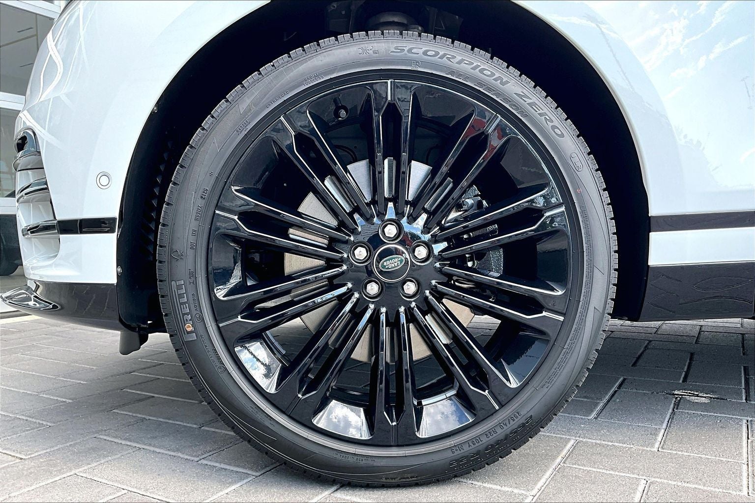 2026 Land Rover Range Rover Velar Belgravia Edition