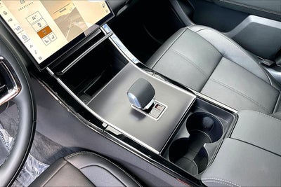 2026 Land Rover Range Rover Velar Belgravia Edition
