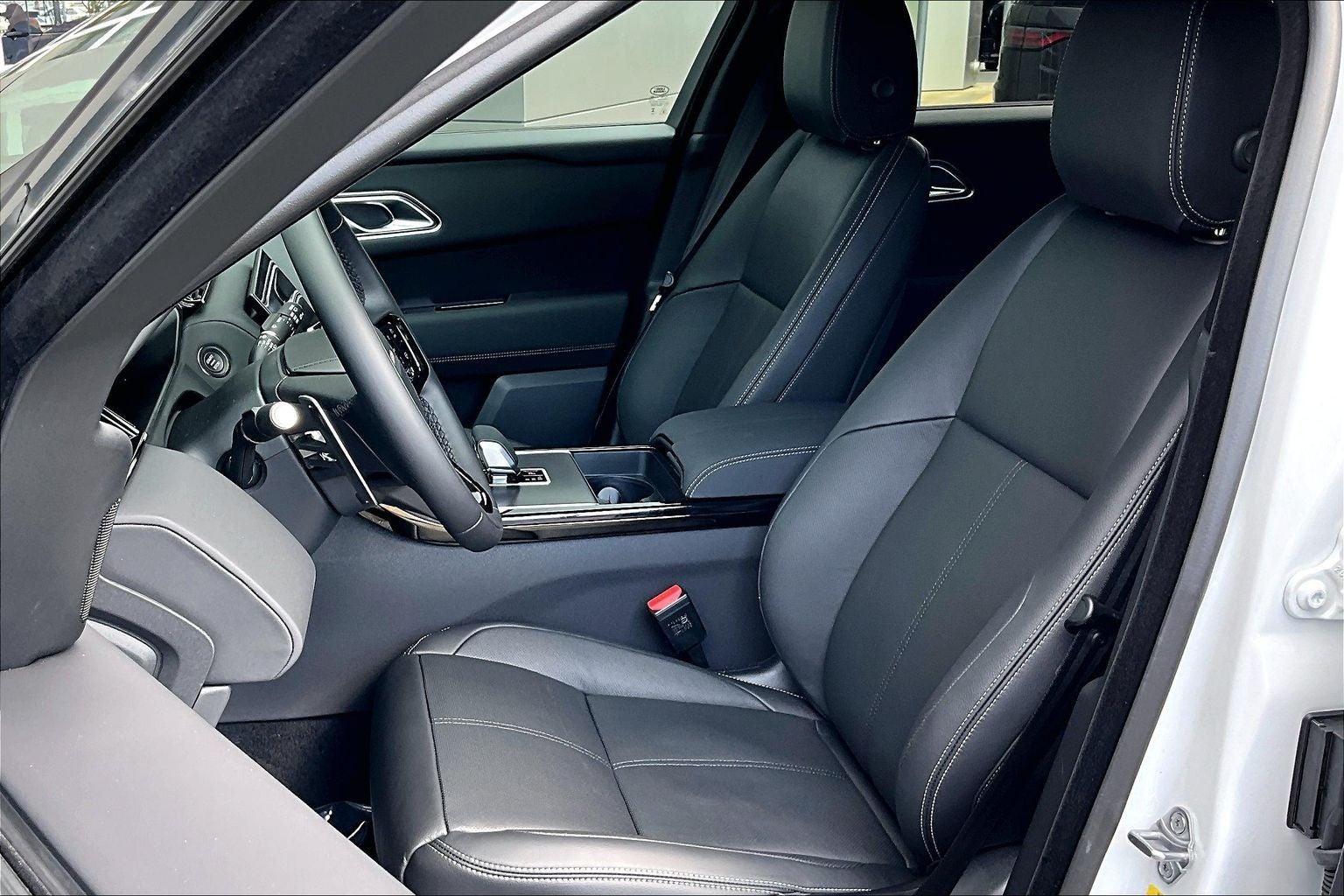 2026 Land Rover Range Rover Velar Belgravia Edition