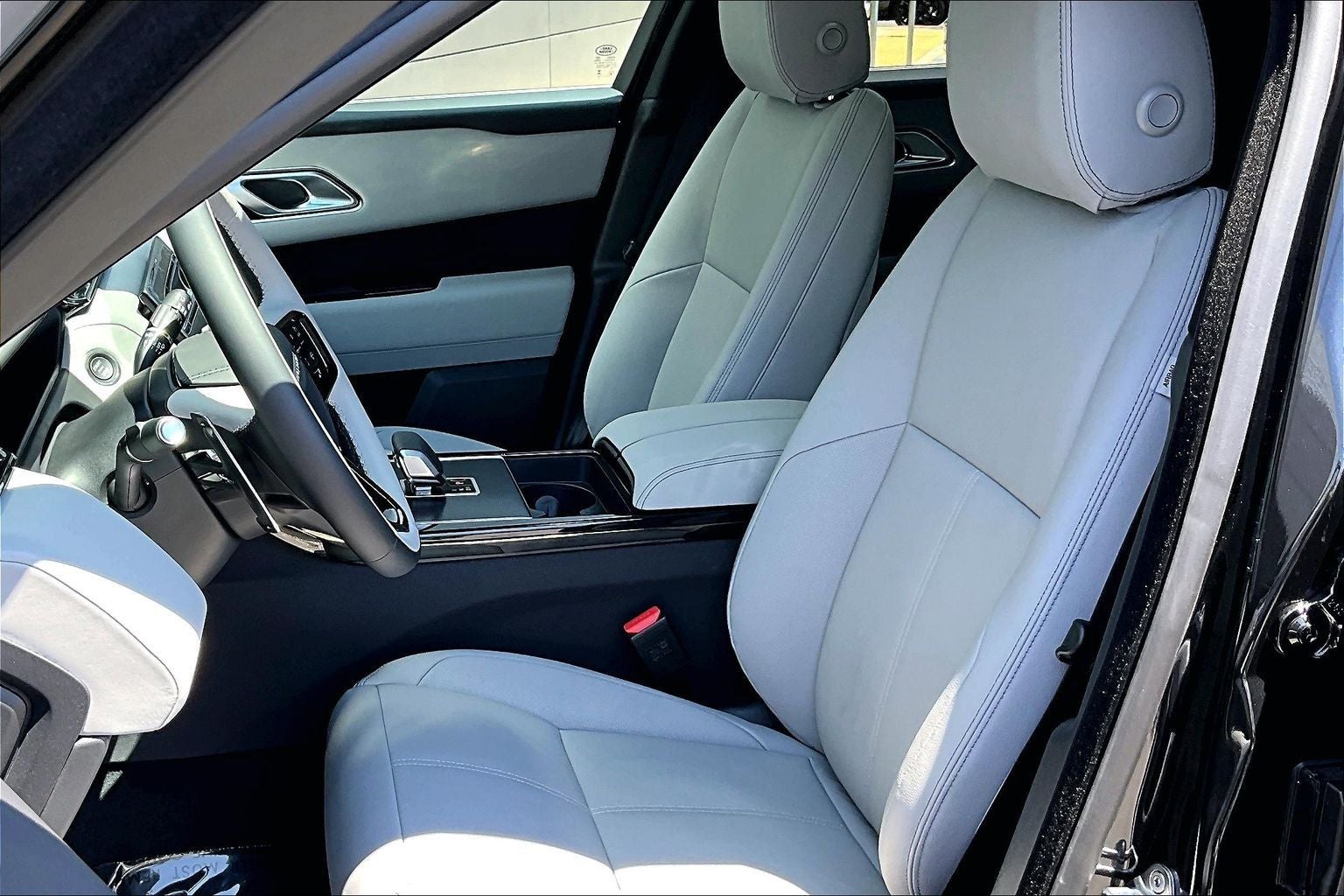 2026 Land Rover Range Rover Velar Belgravia Edition