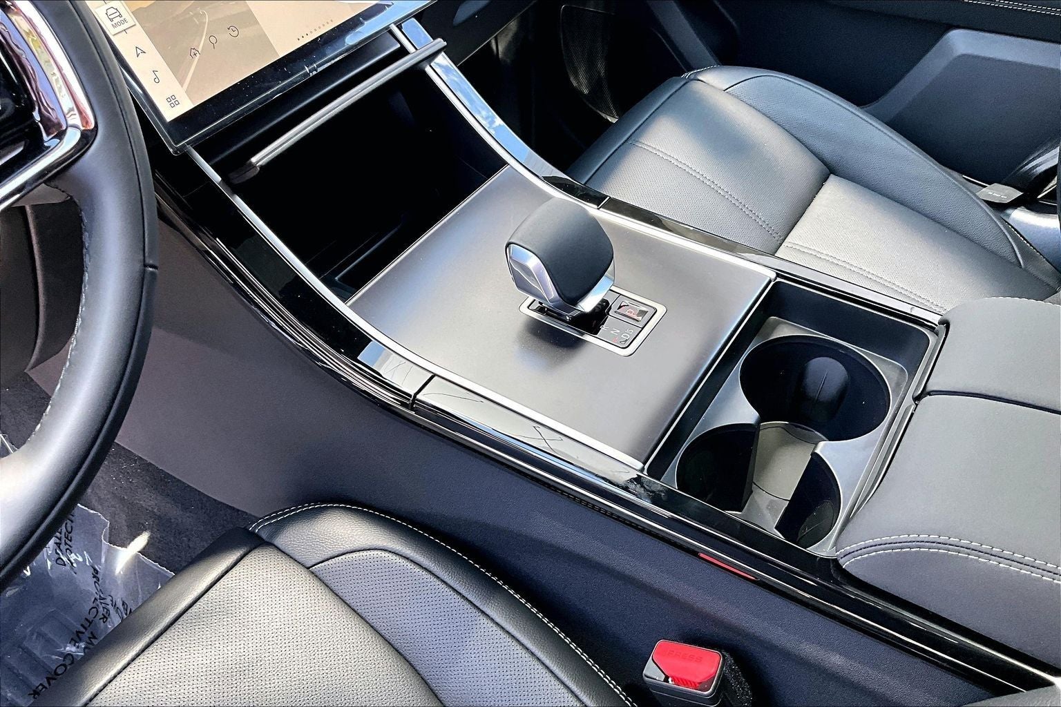 2026 Land Rover Range Rover Velar Belgravia Edition