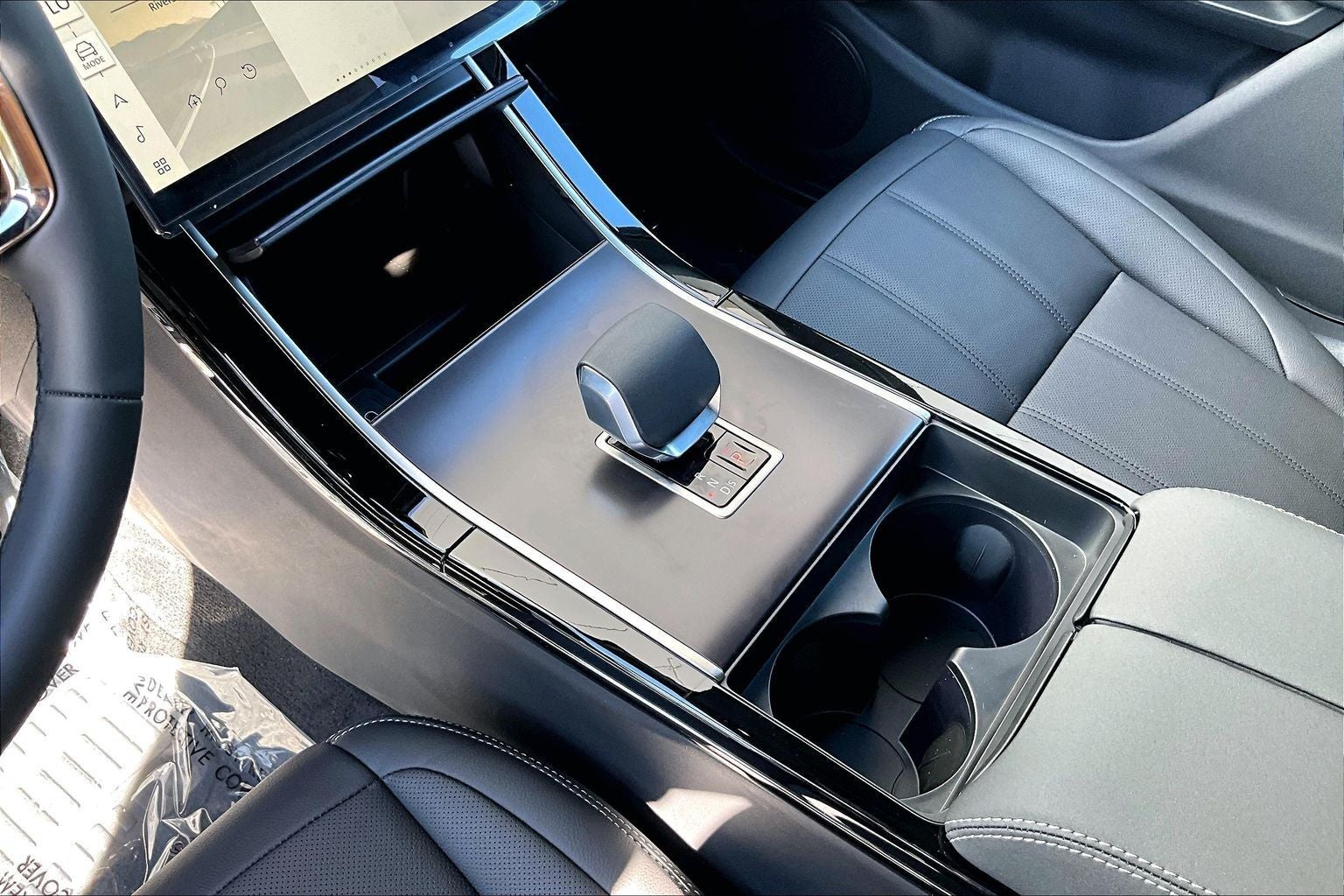 2026 Land Rover Range Rover Evoque Hoxton