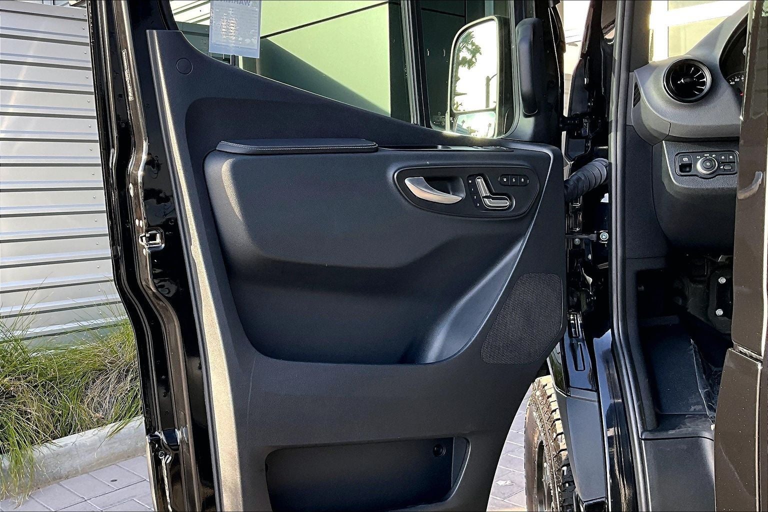 2024 Mercedes-Benz Sprinter 2500 Passenger 144 WB