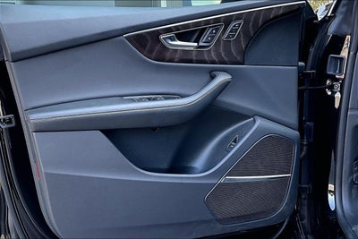 2023 Audi Q8 55 Premium Plus quattro