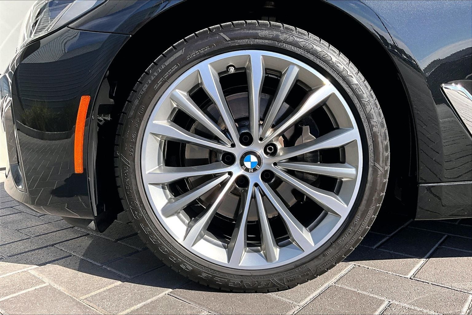 2023 BMW 5 Series 530i