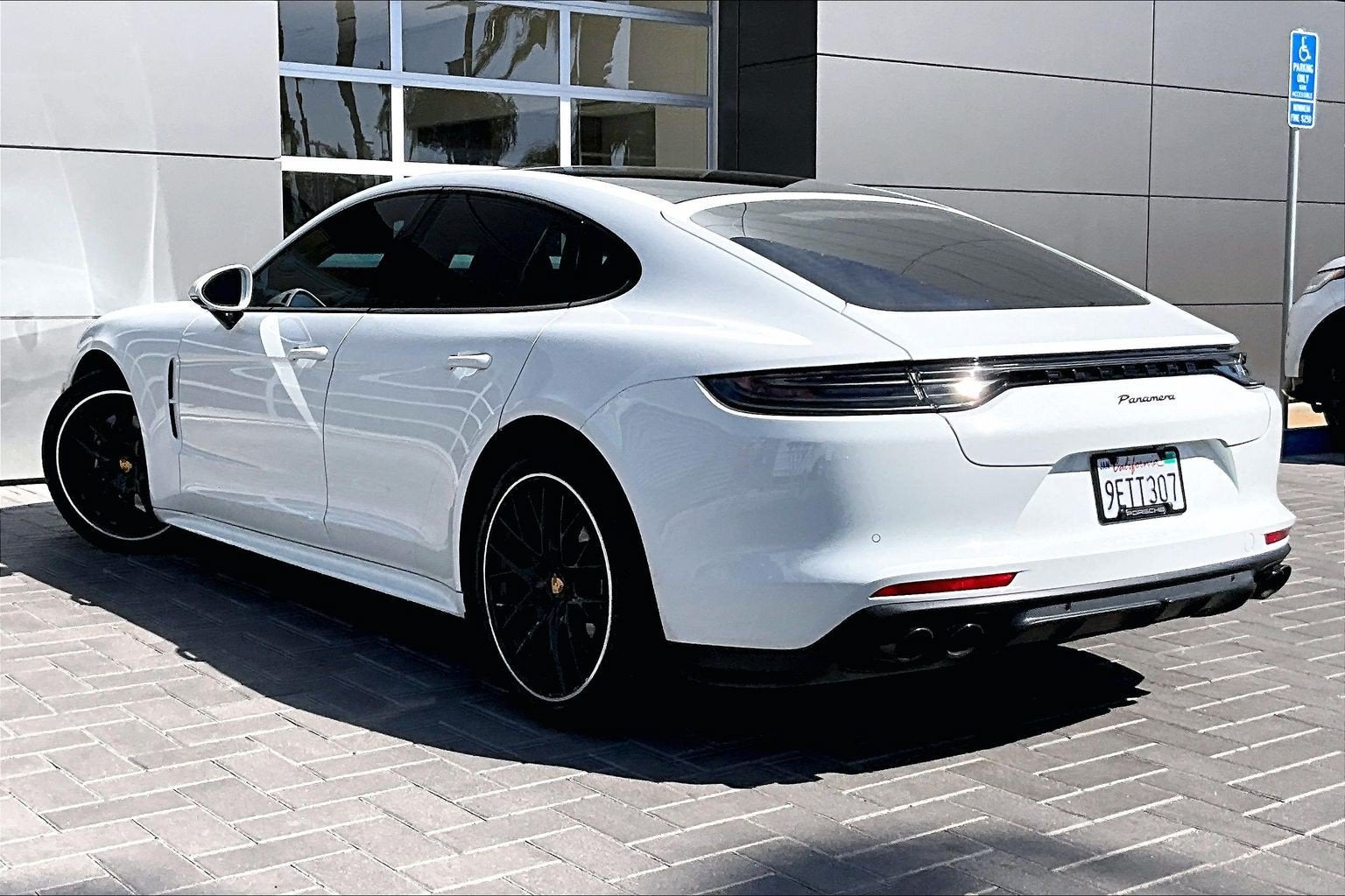 2023 Porsche Panamera Base