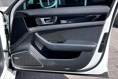 2023 Porsche Panamera Base