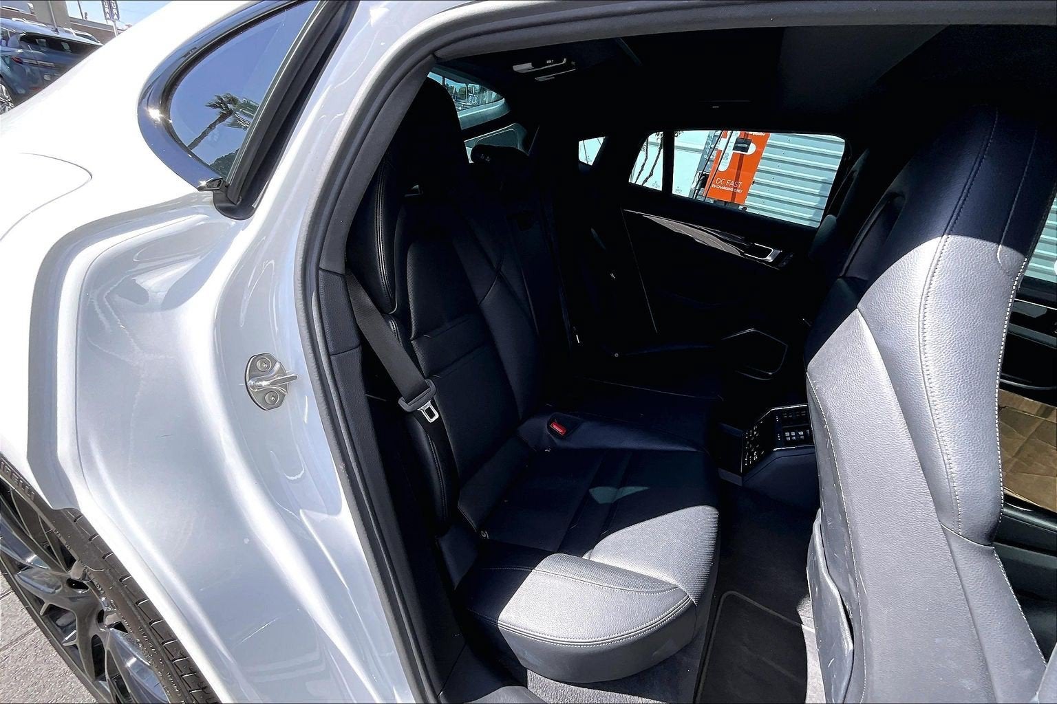 2023 Porsche Panamera Base
