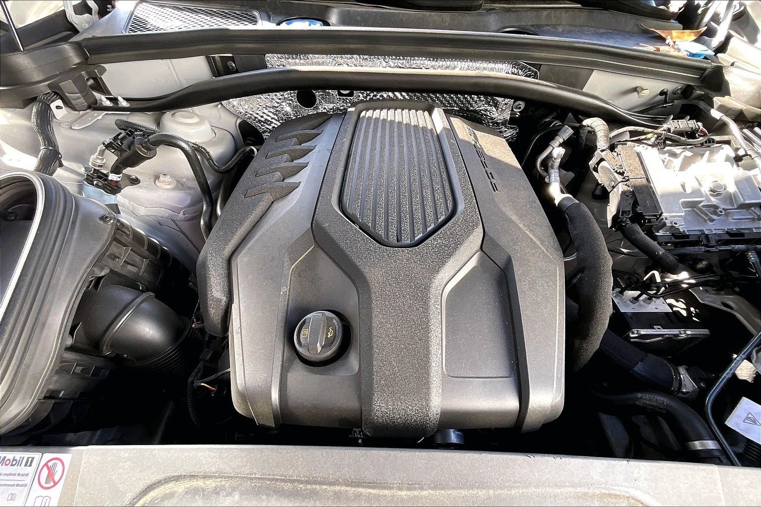 2024 Porsche Macan Base