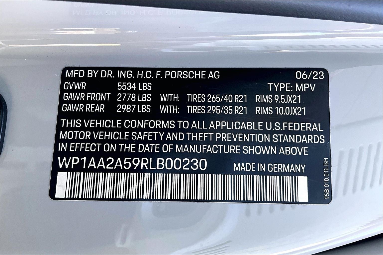 2024 Porsche Macan Base