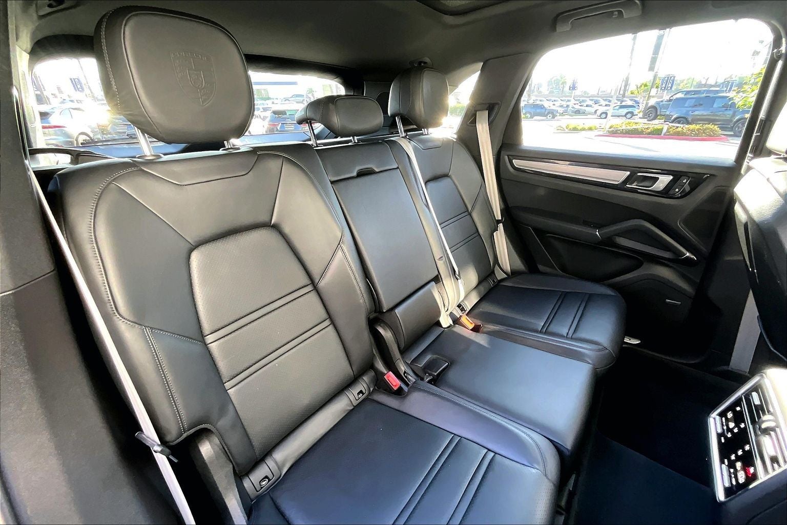 2022 Porsche Cayenne Platinum Edition