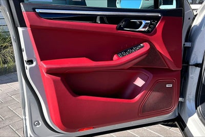 2022 Porsche Macan S