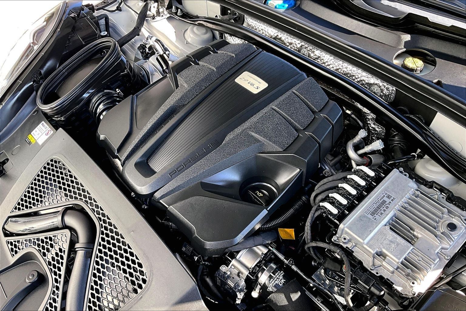 2022 Porsche Macan S