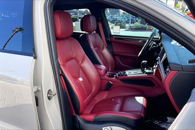 2022 Porsche Macan S