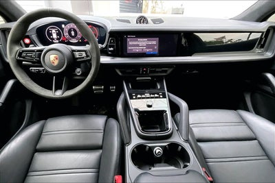 2025 Porsche Cayenne GTS