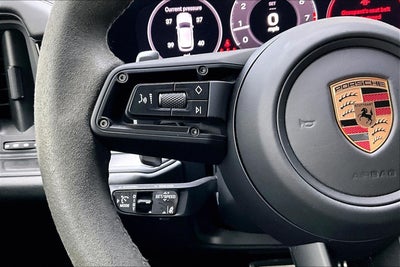 2025 Porsche Cayenne GTS