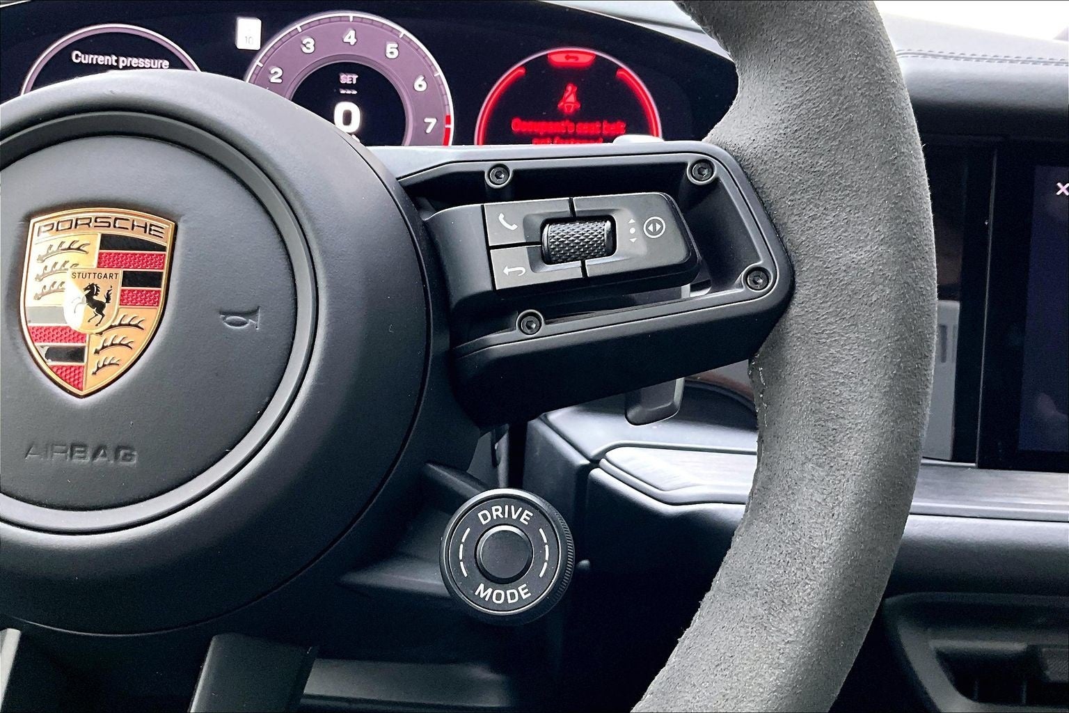 2025 Porsche Cayenne GTS