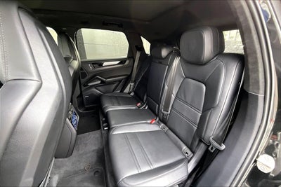 2025 Porsche Cayenne GTS