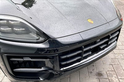 2025 Porsche Cayenne GTS