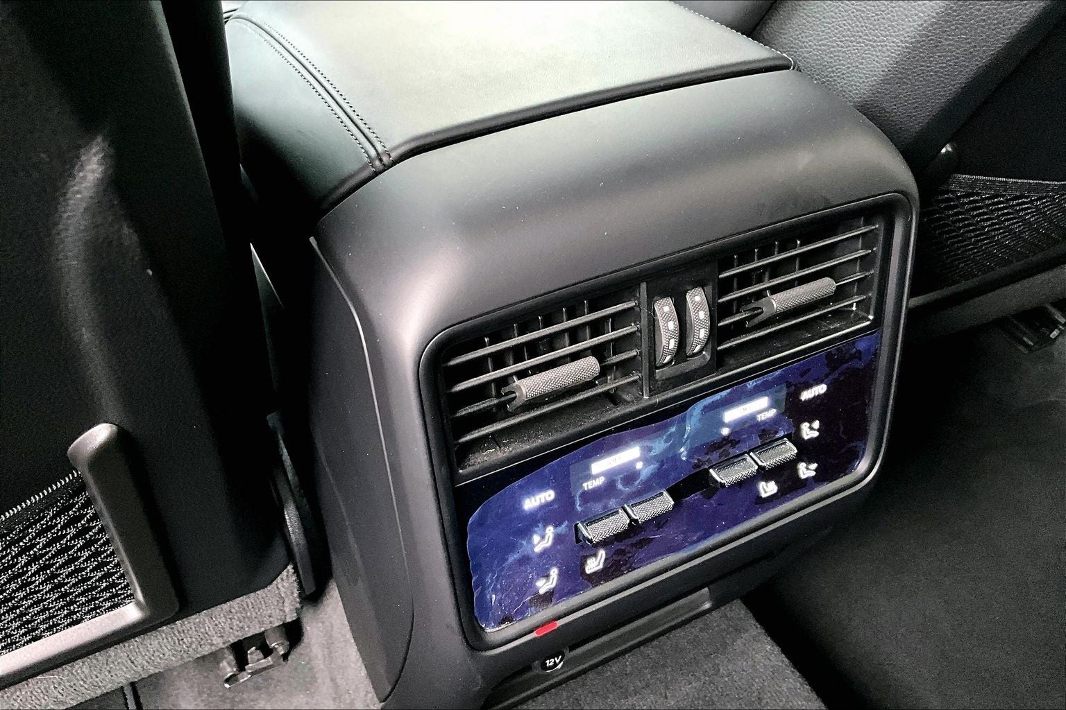 2025 Porsche Cayenne GTS