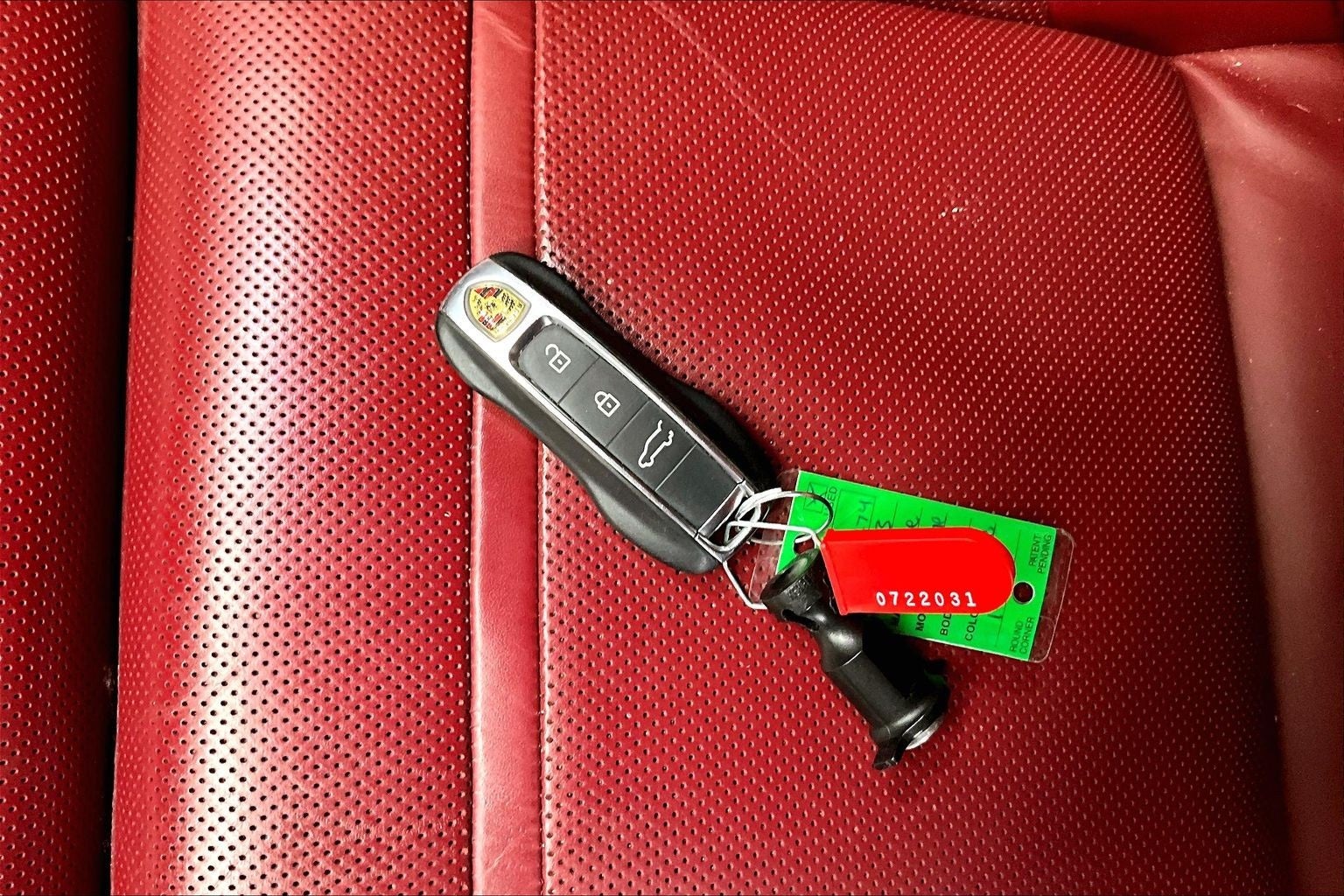 2023 Porsche Cayenne Coupe Platinum Edition