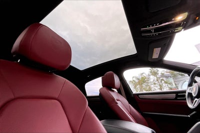 2023 Porsche Cayenne Coupe Platinum Edition