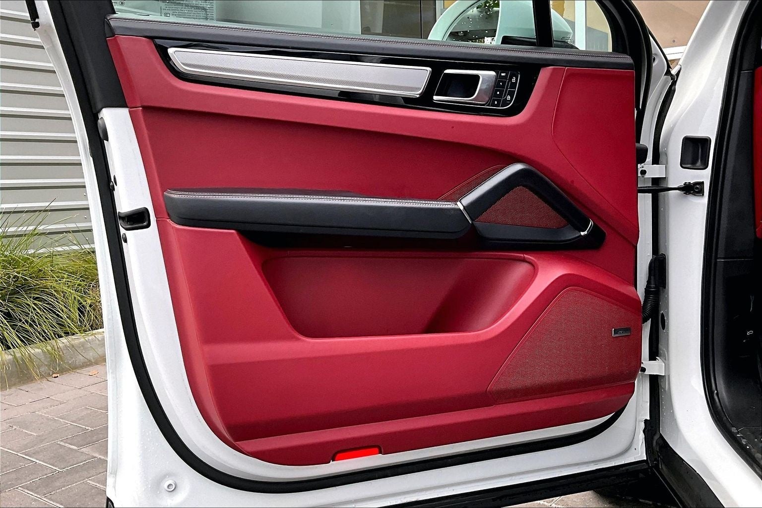 2023 Porsche Cayenne Coupe Platinum Edition