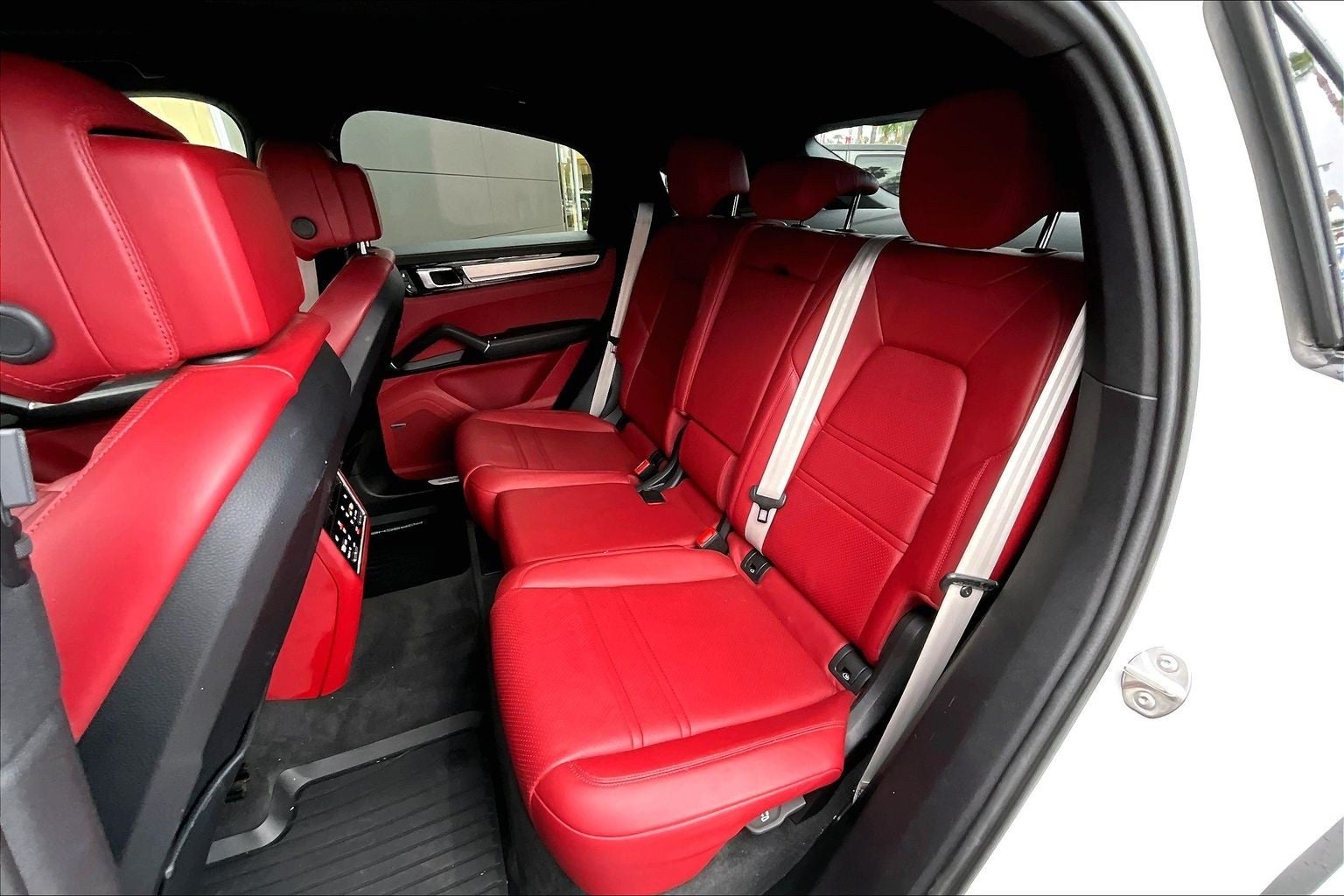 2023 Porsche Cayenne Coupe Platinum Edition