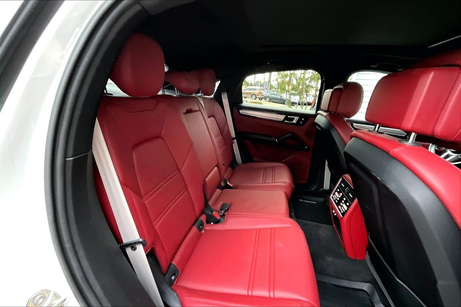 2023 Porsche Cayenne Coupe Platinum Edition