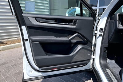 2024 Porsche Cayenne Coupe Base