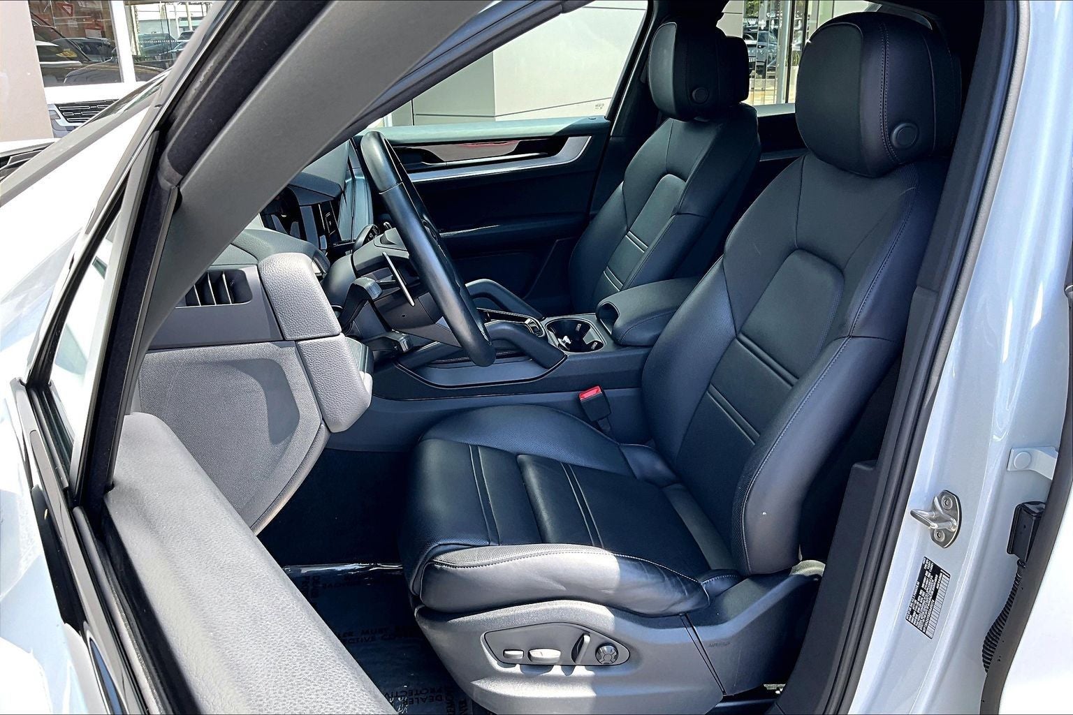 2024 Porsche Cayenne Coupe Base