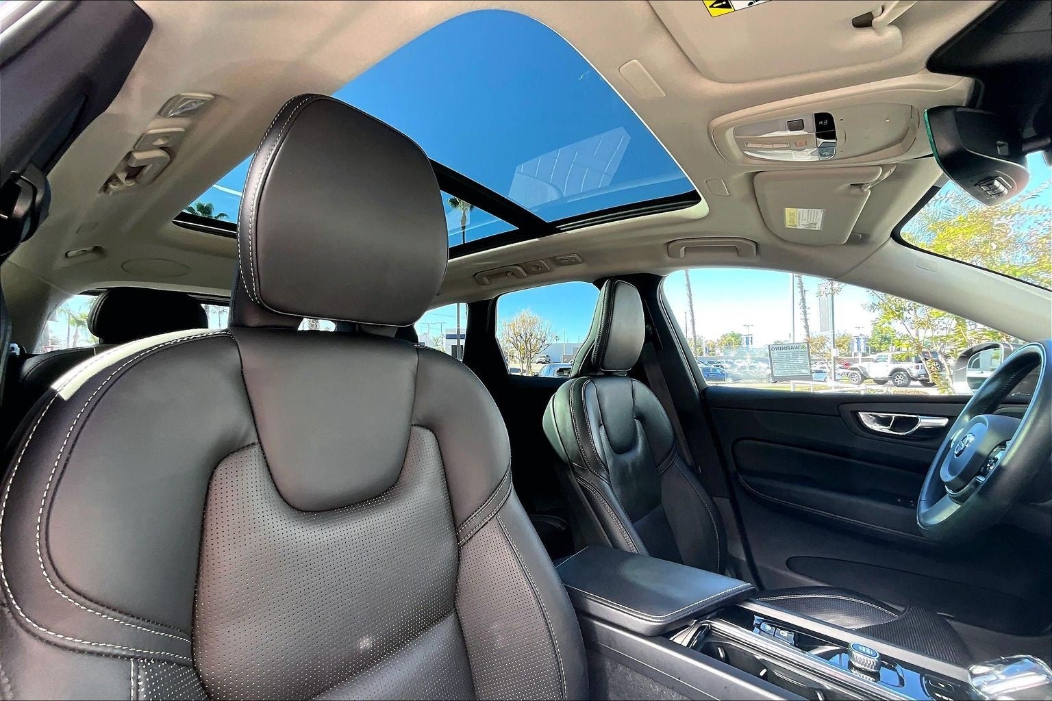 2022 Volvo XC60 Recharge Plug-In Hybrid T8 Inscription