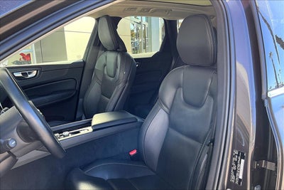 2022 Volvo XC60 Recharge Plug-In Hybrid T8 Inscription