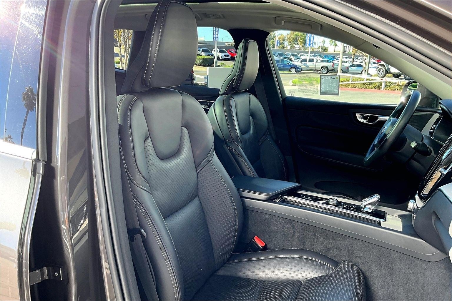 2022 Volvo XC60 Recharge Plug-In Hybrid T8 Inscription