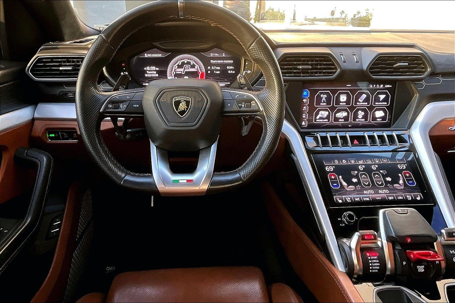 2019 Lamborghini Urus Base