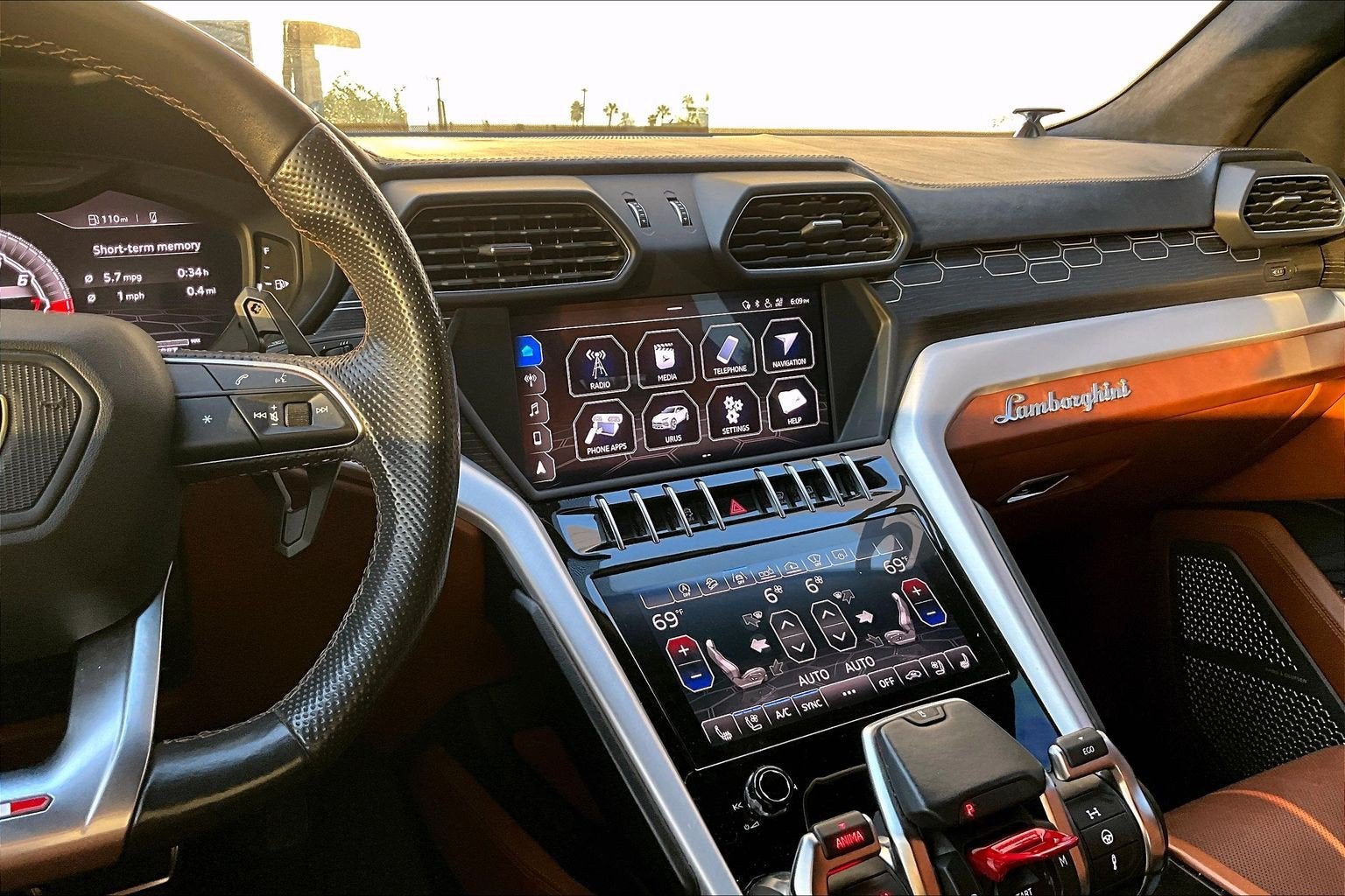 2019 Lamborghini Urus Base